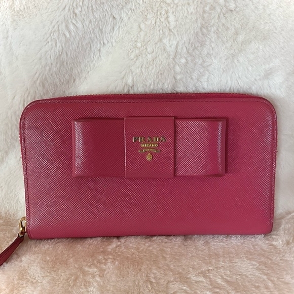 Beautiful Prada Safiano Bow Wallet - Picture 1 of 15